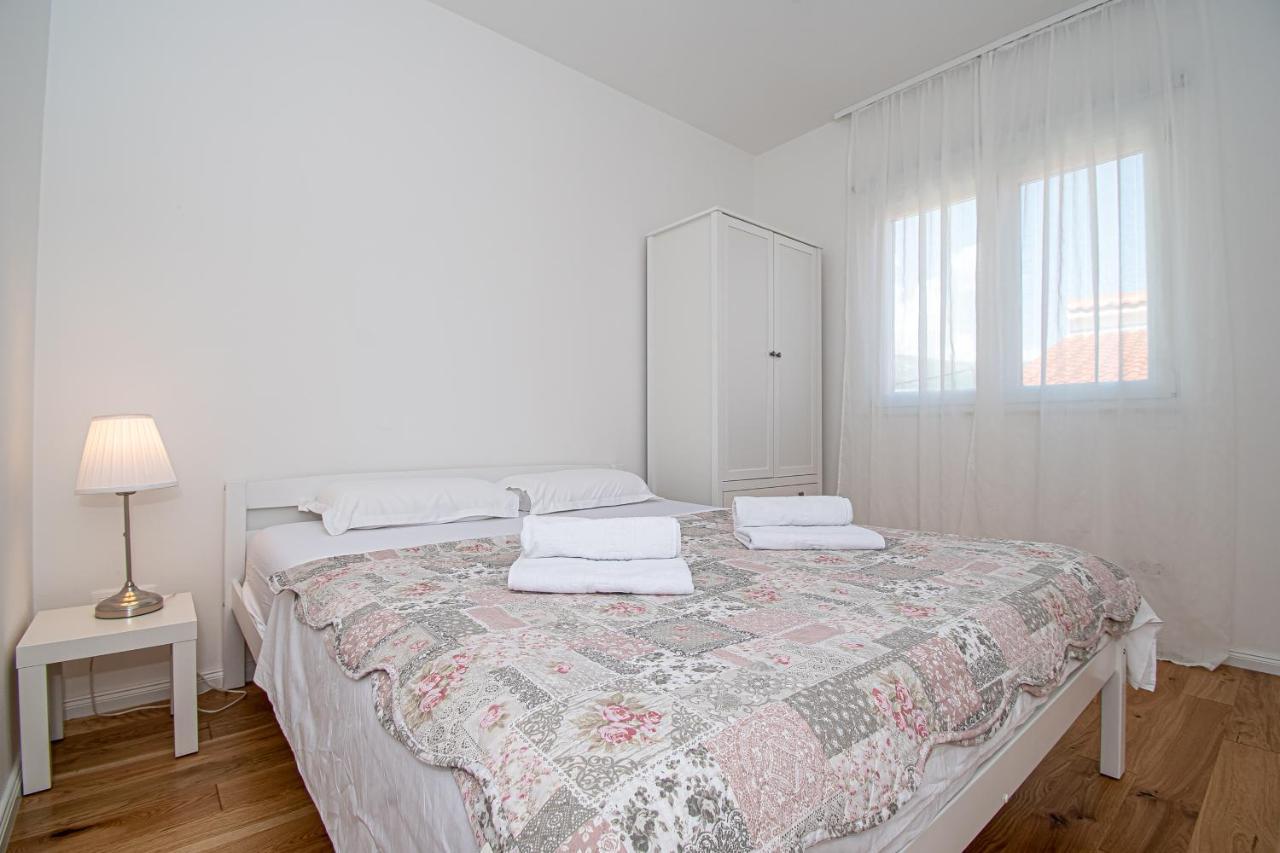Apartment Nikola Kastel Novi Exterior photo